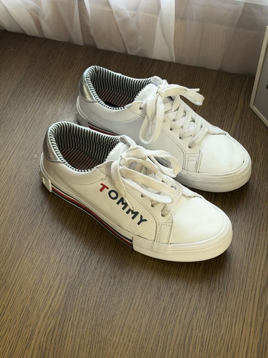 Шкіряні кеди / кроси tommy hilfiger 38р
