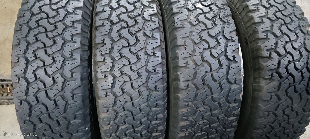 Pneus 215/70/16 bf goodridch
