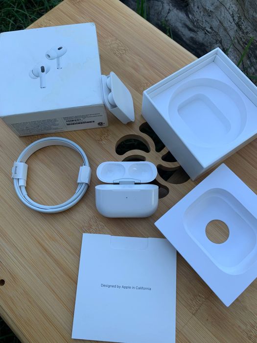 Кейс Apple AirPods Pro 2 with MagSafe Charging Case Lightning (MQD83)