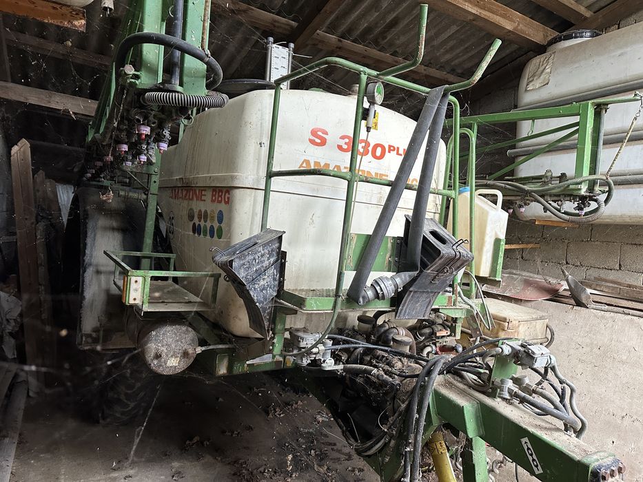 Opryskiwacz AMAZONE BBG S 330 PLUS 2000 rok