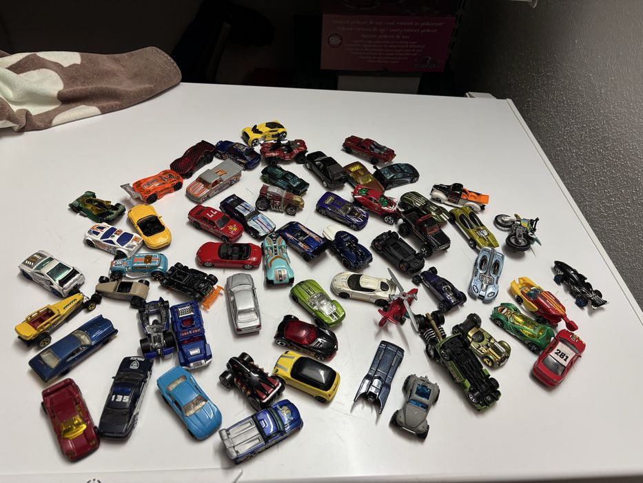 Carrinhos de brincar pequenos