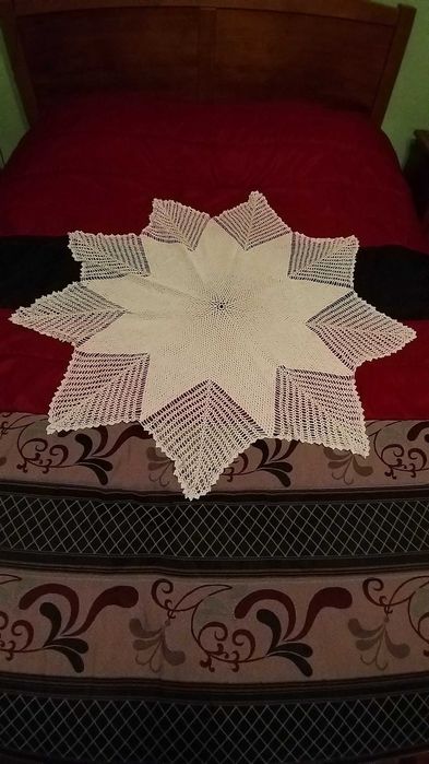toalha centro de mesa em renda feita á mão 1