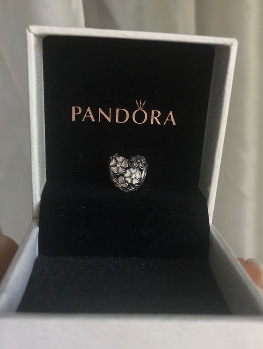Pandora шарм оригинал
