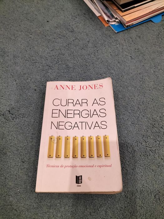 Livro "Curar energias Negativas de Anne .Jones