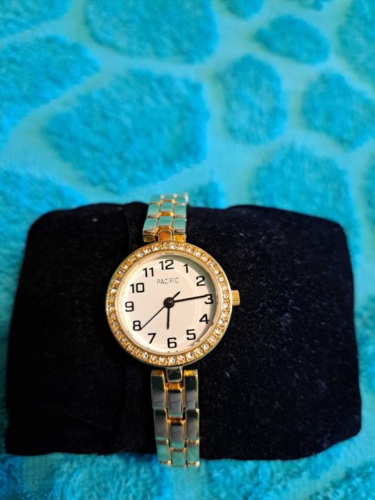 Okazja ! Zegarek damski  PACIFIC z piękną bransoletką .