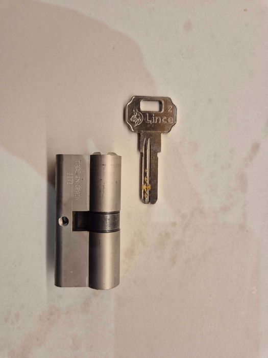 Canhão de fechadura segurança Lince com 5 chaves e cartão