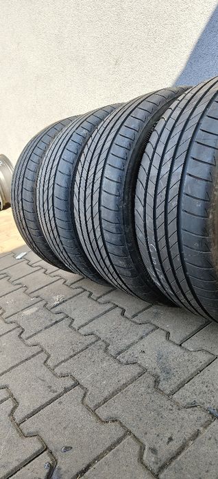 215/45/17  Bridgestone demo