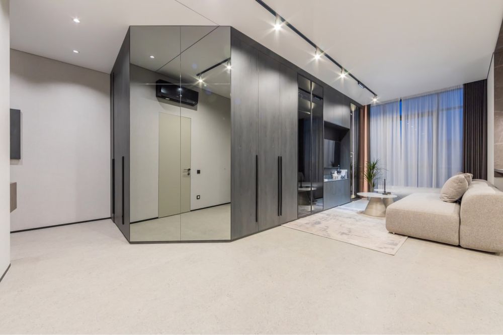 Без% Андрея Верхогляда 11в Новопечерские липки  Печерск Драгомирова