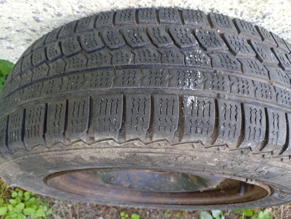 Tytuł ogłoszenia: Koła zimowe z felgami stalowymi 195/65 R15 91H – 2 sztuki