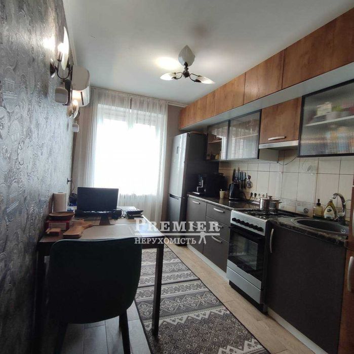 2-кімнатна квартира 50 м² біля площі Толбухіна, з меблями та технікою
