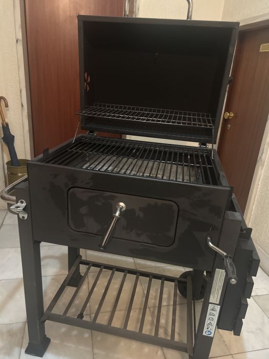 Grelhador a carvão