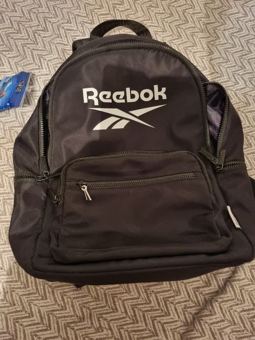 Sprzedam tanio plecak Reebok  zapraszam.