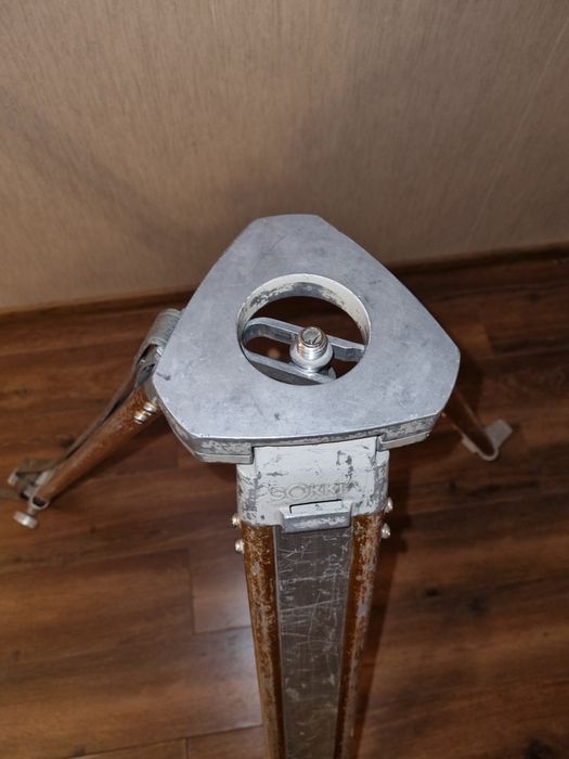 Statyw geodezyjny SOKKTA retro alu