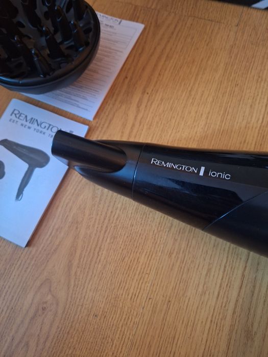 Remington IONIC DRY Suszarka do włosów 2200W