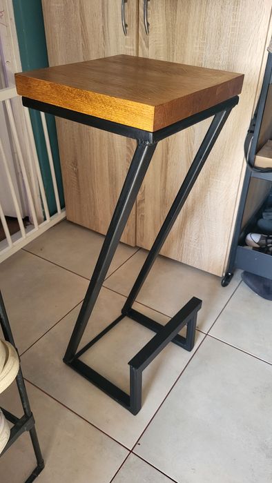 Hoker stolik loft