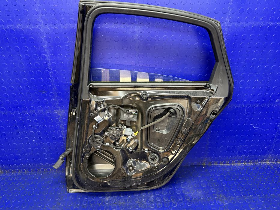 DRZWI kompletne tylne prawe AUDI A4 S4 B9 8W SEDAN tył prawy LY9T | OEM |