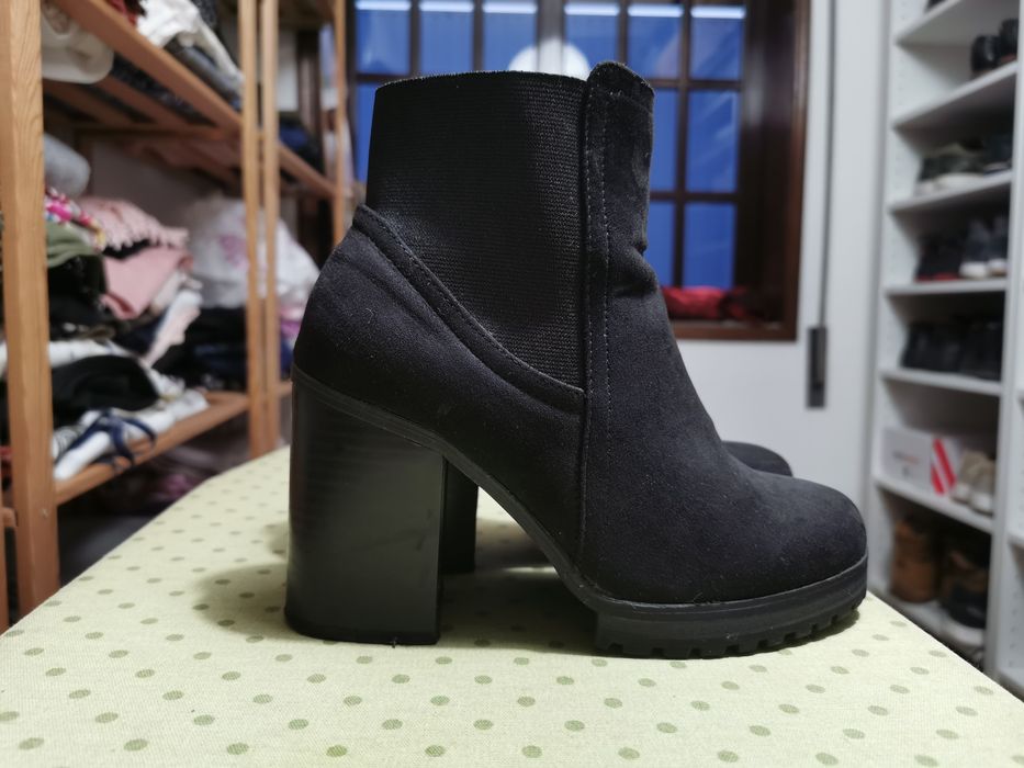 Botas usadas poucas vezes