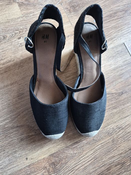 Sandały H&M z paskiem