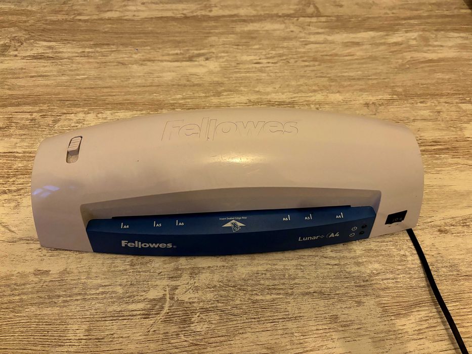 Fellowes Plastificadora Lunar+ A4,