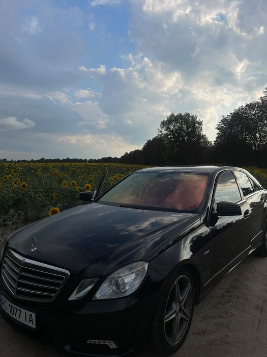Продам Мерседес 212