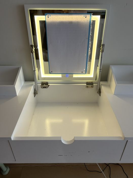Dressing table with LED mirror + chair64332089209090123