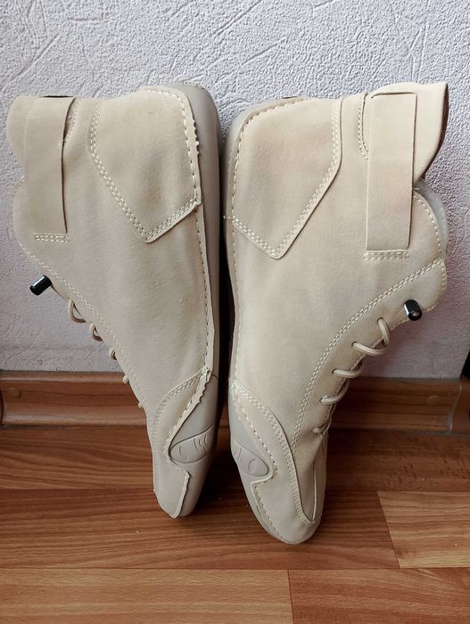 Черевикі кольору кайот