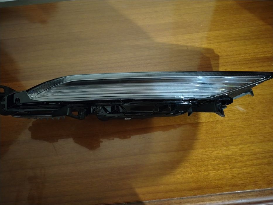 Фара світлодіодна права Porsche cayenne