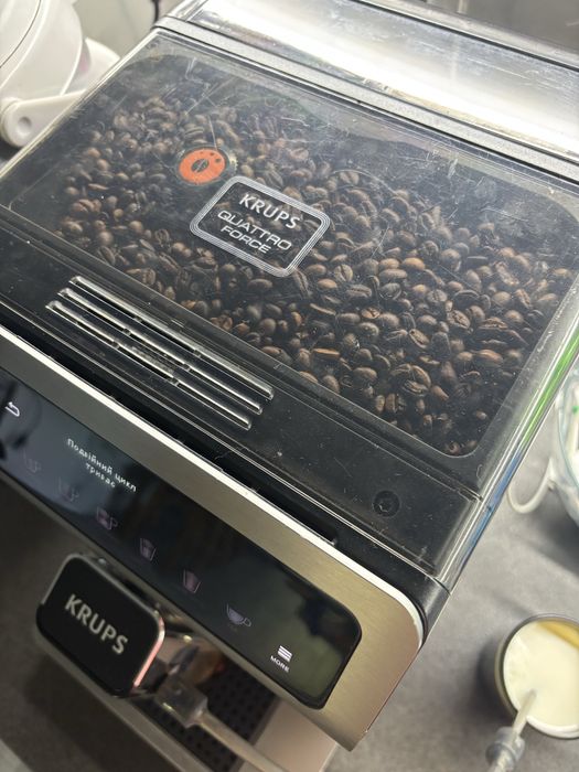 Кофемашина Krups з сенсорною панелею управління