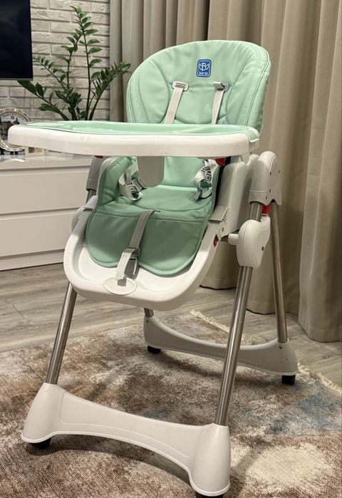 Стільчик для годування дитини