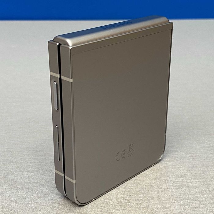 Samsung Galaxy Z Flip6 (12GB/256GB) - Silver