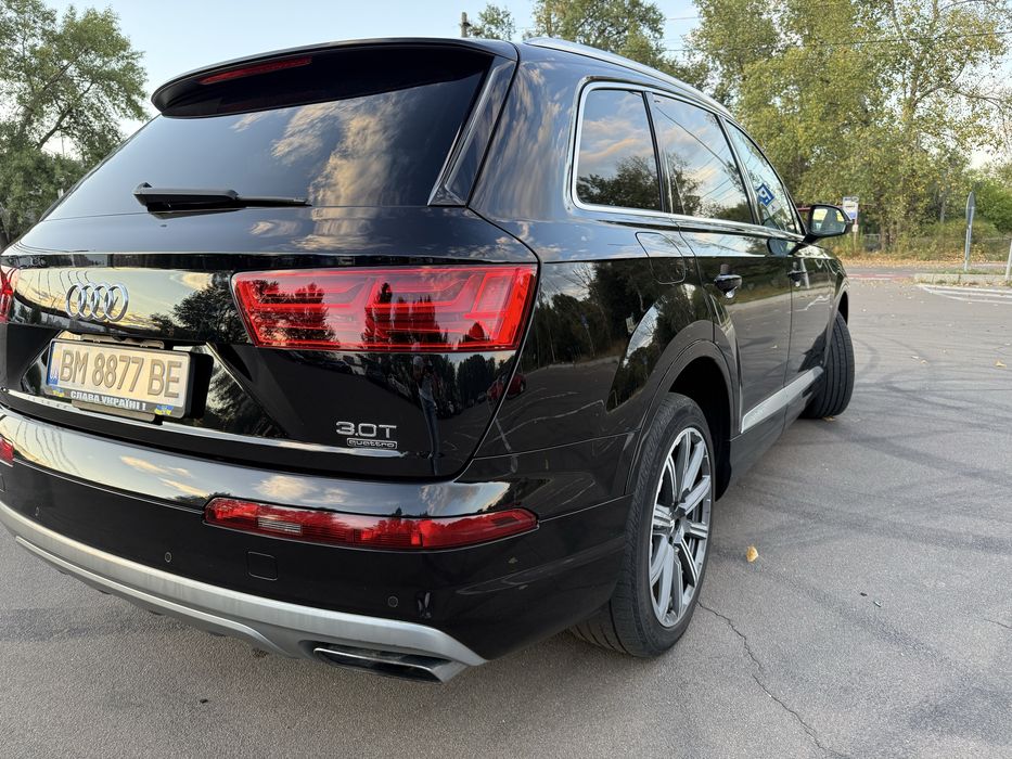 Ауді Q7 premium+, 2018 року