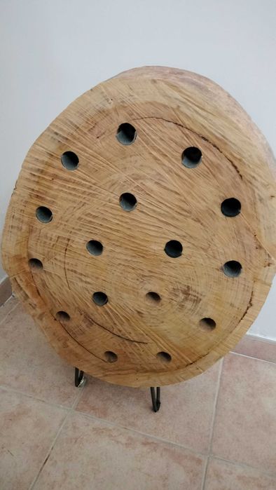 Garrafeira em  madeira para 16 garrafas