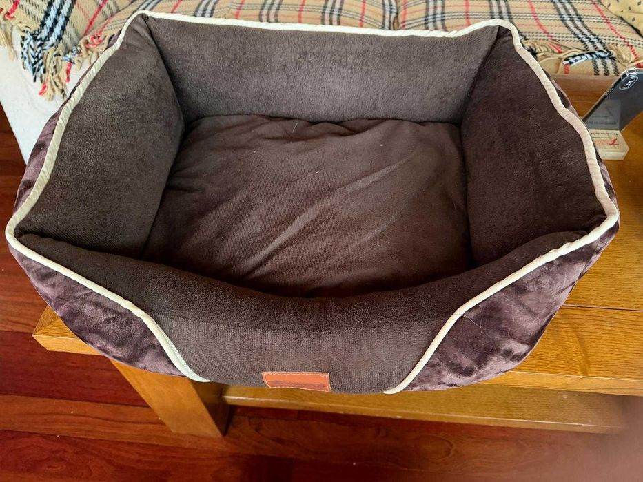 Duas camas  para animais, com oferta