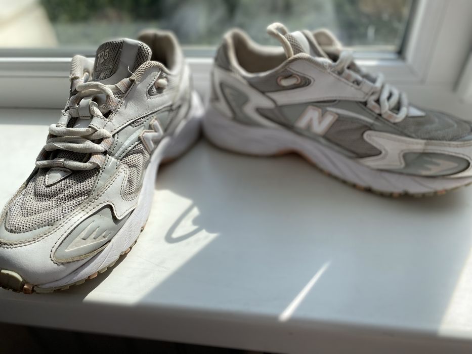 Жіночі кросівки New Balance 725