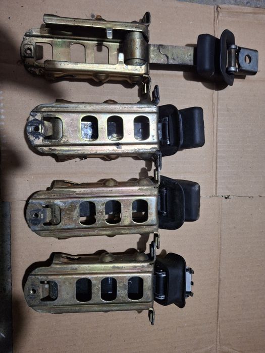 ОГраничитель двері Mercedes-Benz w202 w210