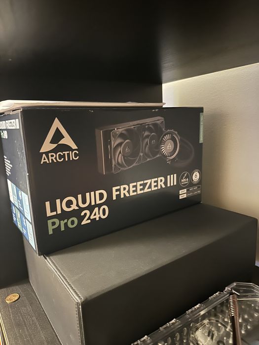 Arctic Liquid Freezer III Pro 240