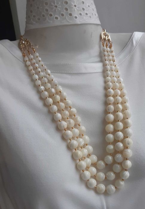 Білосніжне намисто з перламутру