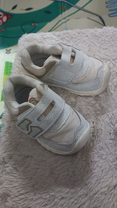 Дитячі кросівки 19 р (12 см)