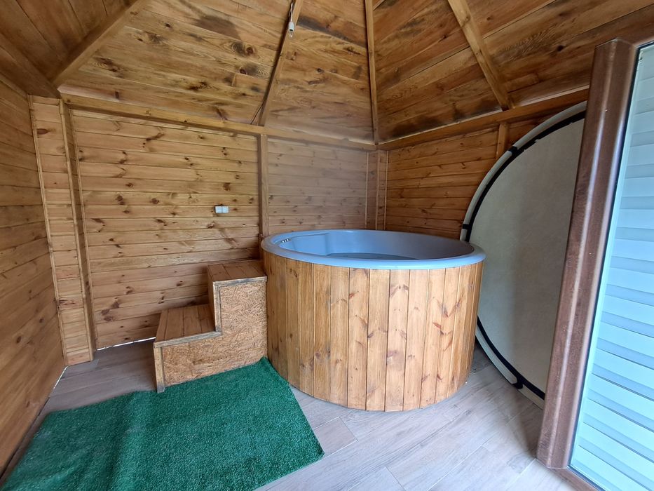 Całoroczna agroturystyka z prywatnymi jacuzzi, altanami i wifi