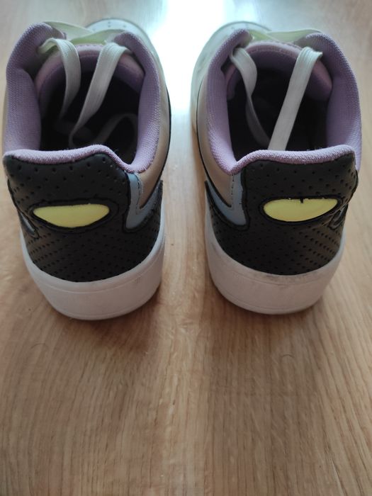 Adidasy Stradivarius