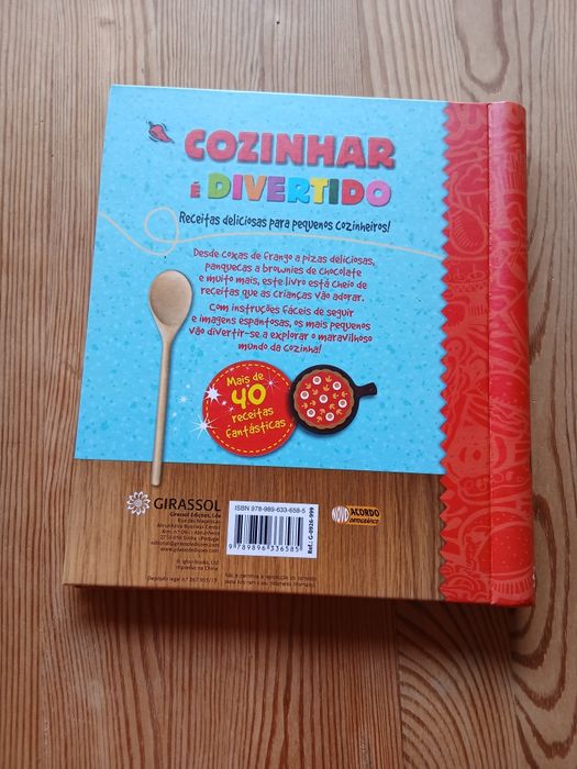 Livro " Cozinhar é Divertido"