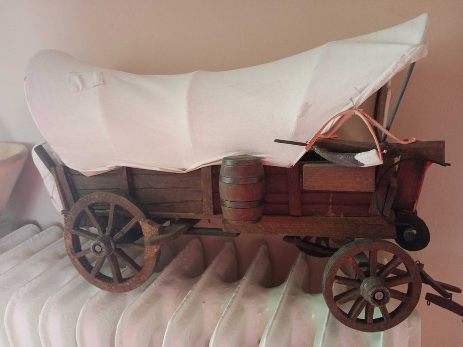 drewniany model dyliżansu