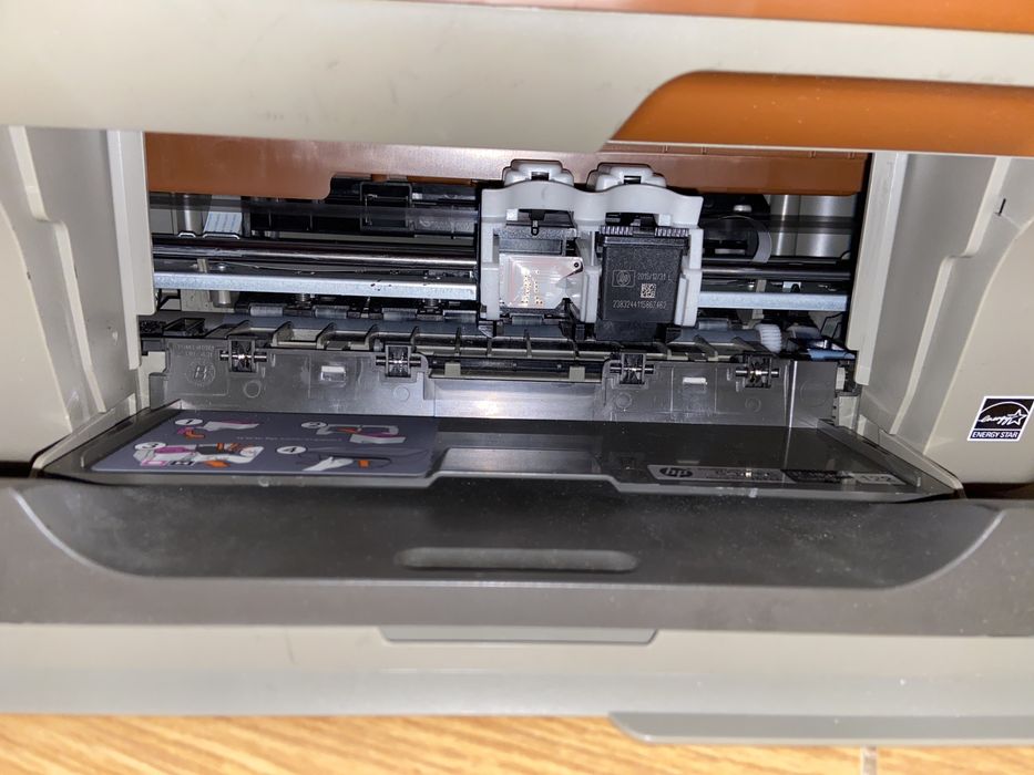 Принтер HP Deskjet 2050A