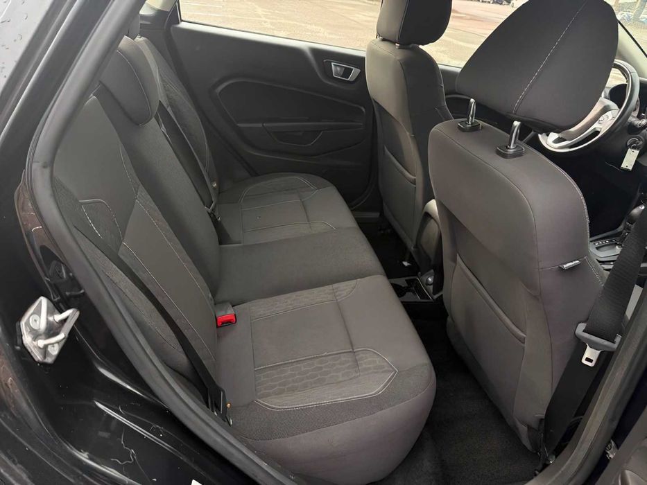 Ford Fiesta Titanium      2015
