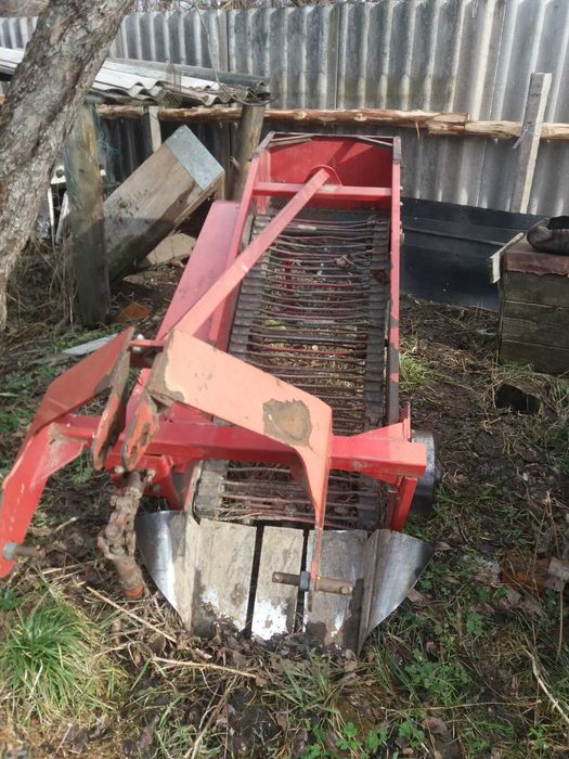 Продам трактор із навісним обладнанням