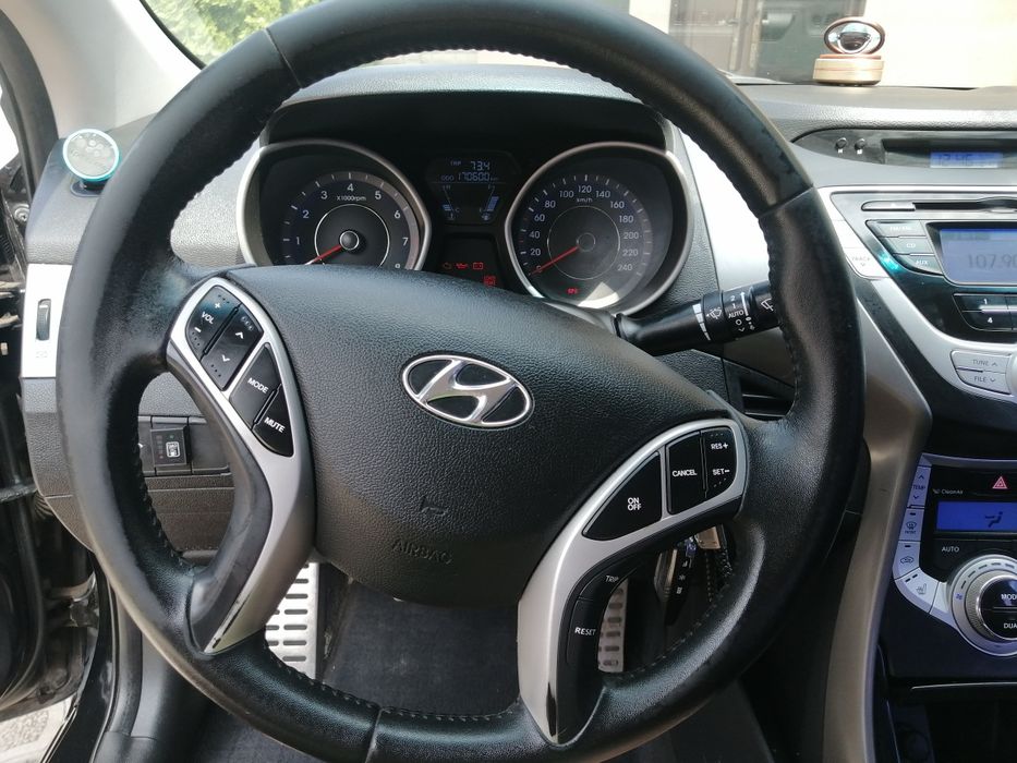 Hundai Elantra 2012