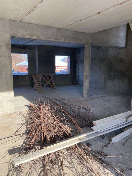 Продаж двоповерхового будинку