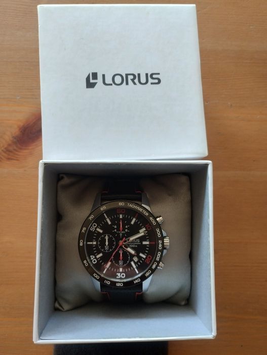 Zegarek męski Lorus (STAN BDB, jak nowy ze sklepu, cały zestaw)