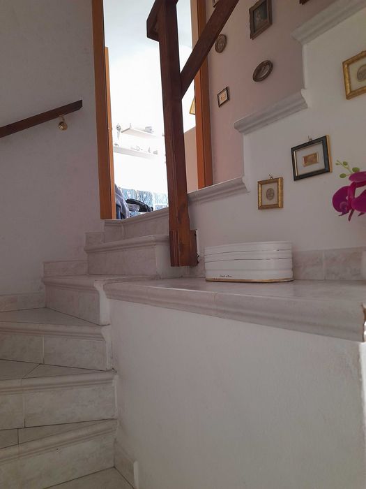 casa indipendente tre piani a fabriano italia