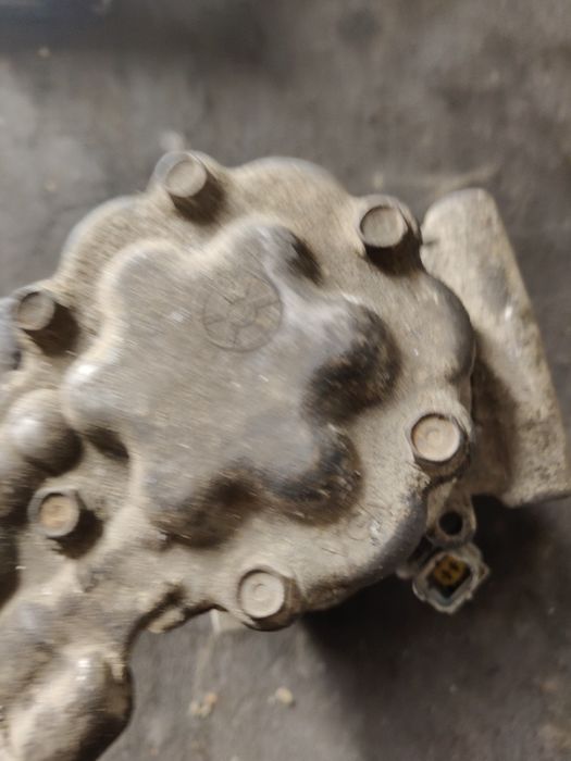 Sprężarka klimatyzacji kompresor renault Clio 3 1,4 benzyna laguna